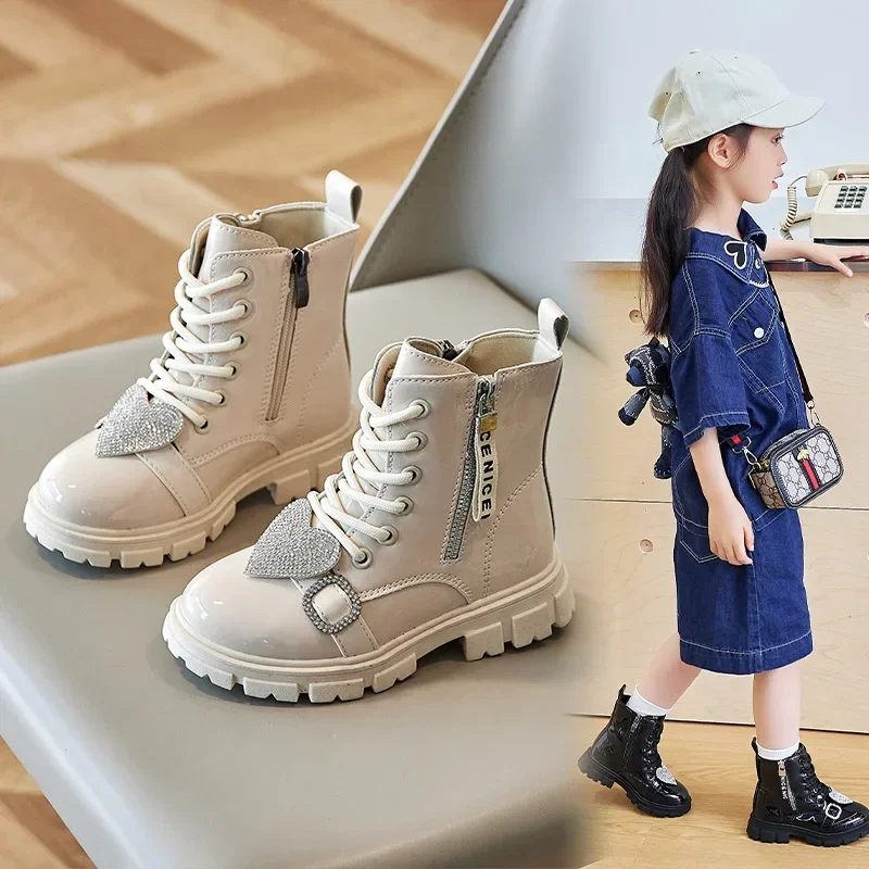2024 Children Ankle Boots with Love Rhinestones Buckle Glossy Cool Girls Boots Elegant Kids Shoes Versatile Soft Non-slip Chic