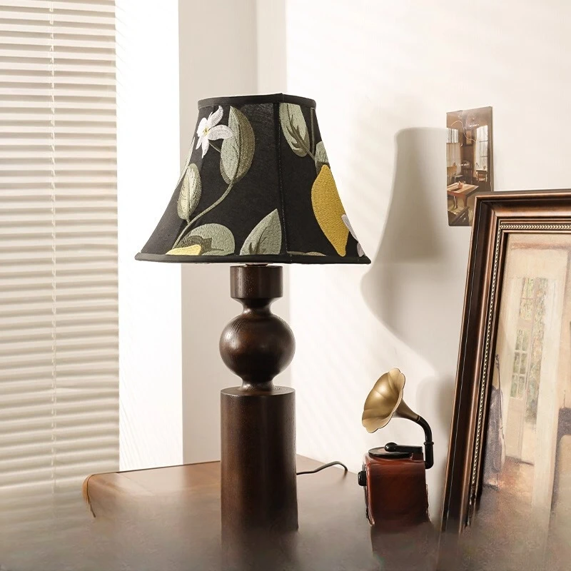 American Retro Wooden Cloth Floor Lamps Study Bedroom Homestay Wabi Sabi Style Bedsides Embroidery Craftsmanship LED Table Light