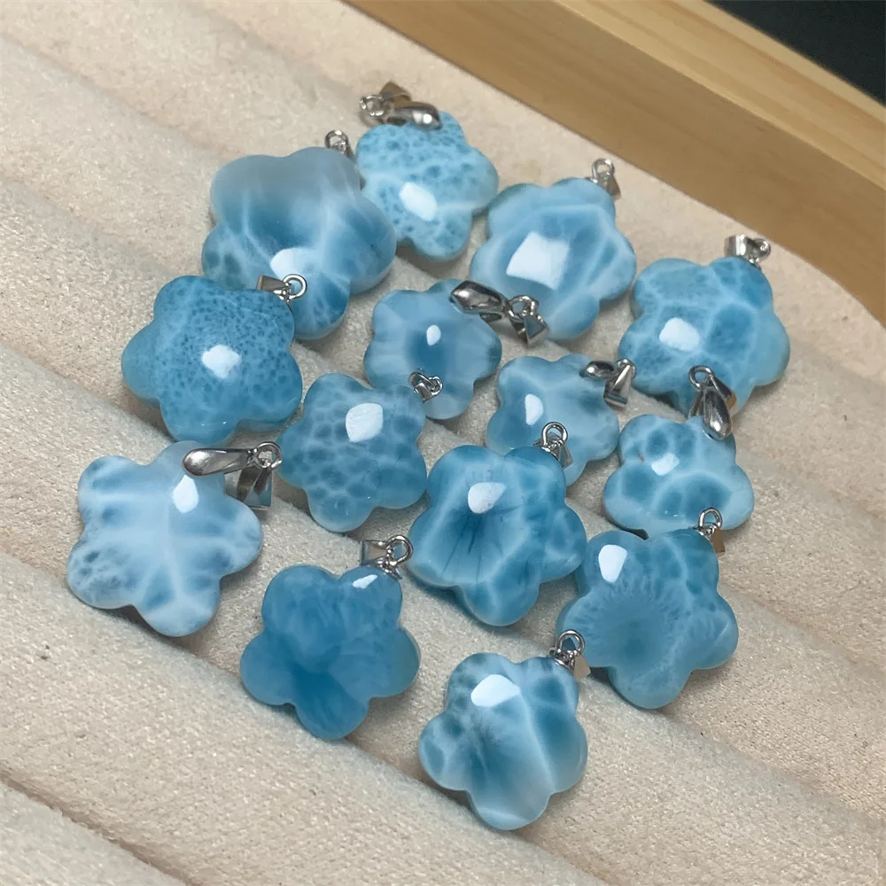 Tortoisesh Plum Blossom Natural Icy Blue Larimar Flowers Pendants Women Novel Leopard Larimar Ball Necklaces Well-polished Beads