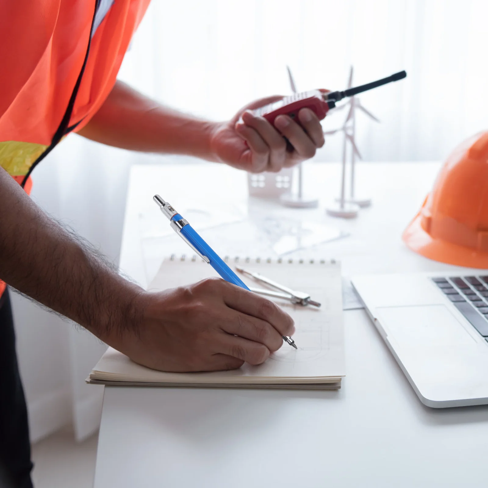 مجموعتان من أقلام الرصاص الهندسية مقاس 2.0 مم باللون الأزرق سهلة الاستخدام لصياغة قلم رسم احترافي للبناء