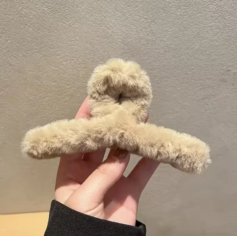 Winter Faux Fur Hair Claw for Women Elegant Acrylic Crab Barrette Hairpin Girl-Hair Accessories Furry Headwear Hair Claw Clip - Image 11