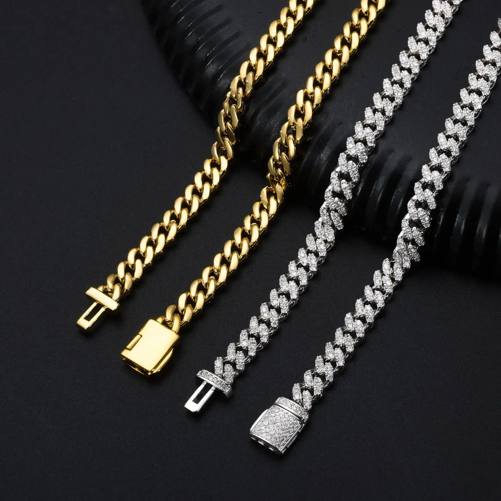 Exquisite artificial diamonds embellish each link,unisex 6mm Single Row Necklace of PT950 Platinum serves as daily fashion