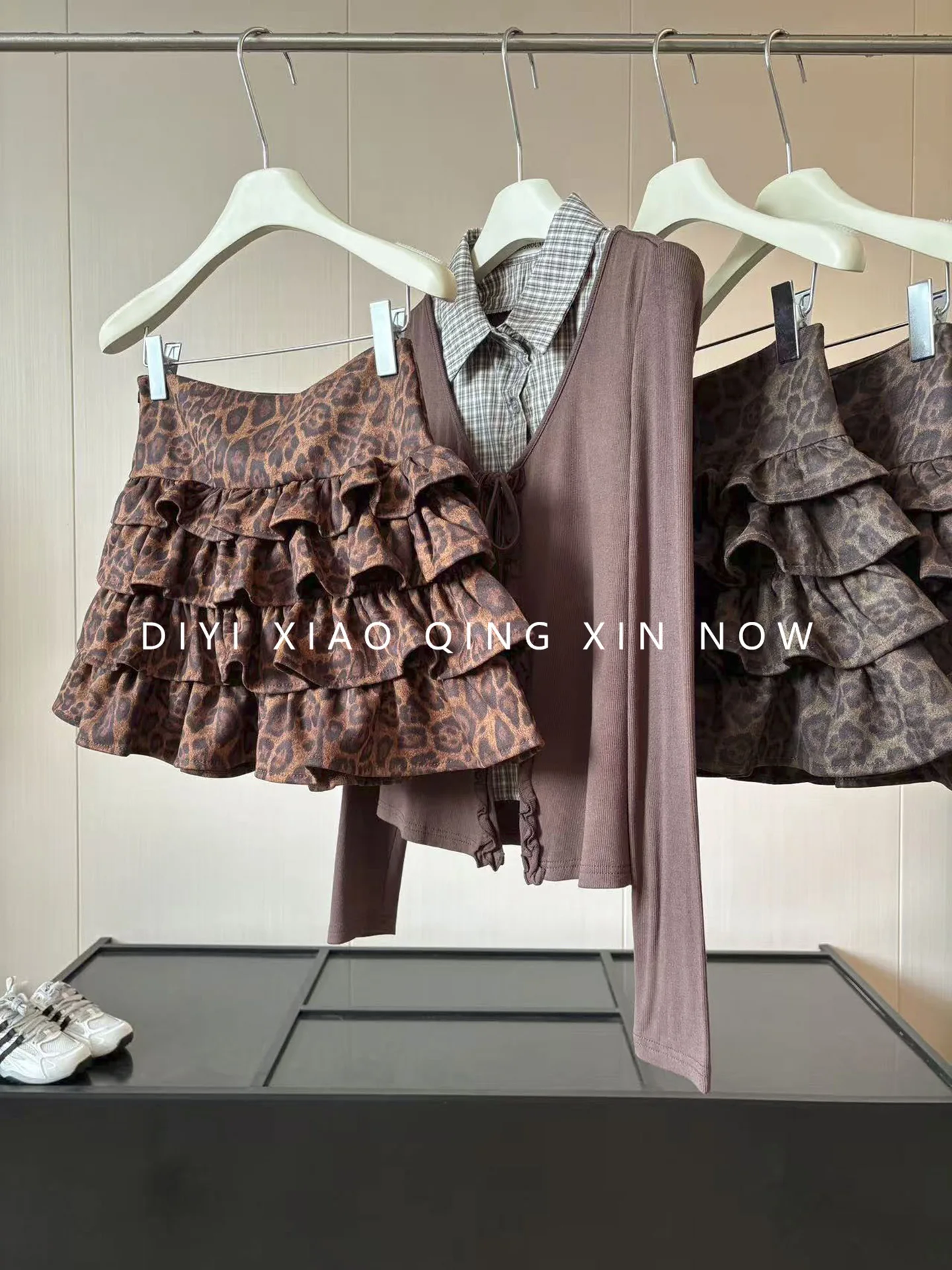 DIYI American Retro Spotted Short Skirt High Waist Slimming Half-length Cake Style Polyester Fiber Ladies' Skirt for Early Au...
