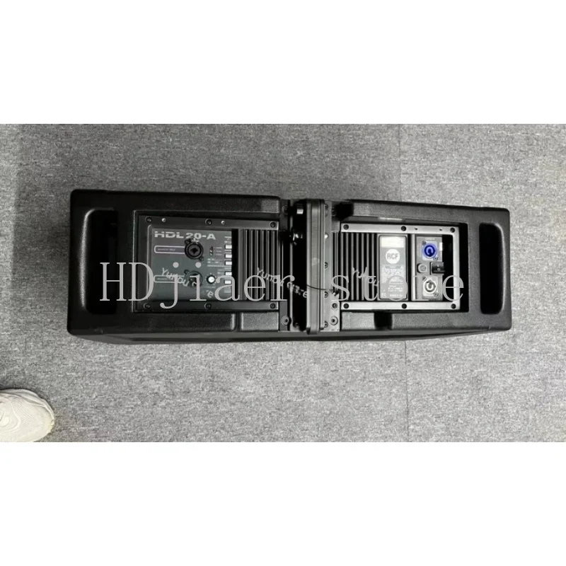 Picture 4: RCF HDL 20-A Dual 10 Active Bidirectional Linear Array Speaker Module