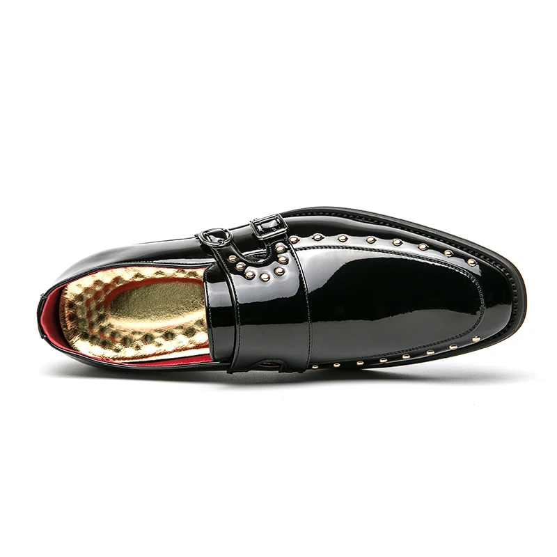 Fashion Golden Derby Shoes Men Stage Performance Shiny Shoes Acrobat Pointed toe Leather Shoes Slip On Male Barber Shoes Casual