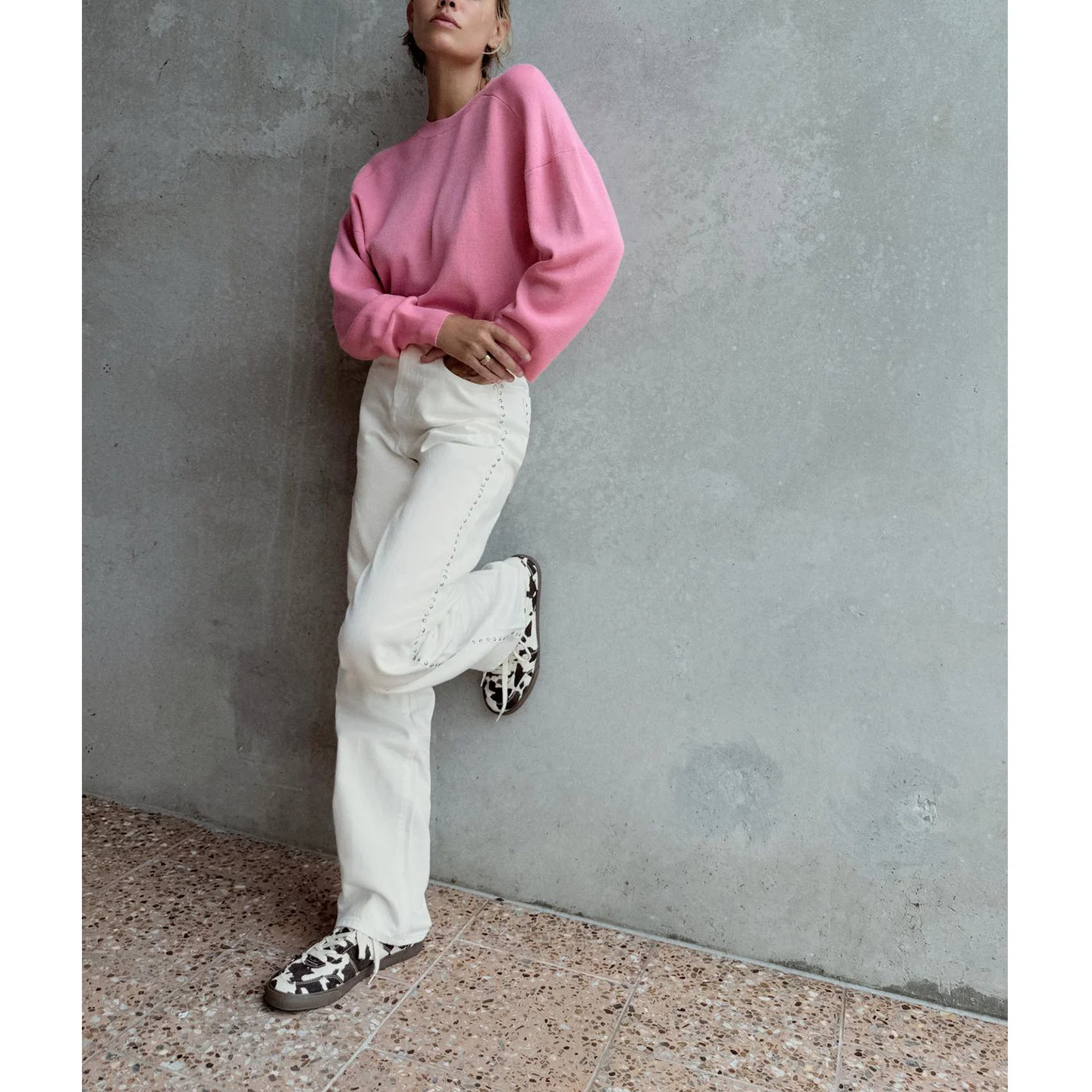 

Простые летние новые женские джинсы с прямыми штанинами и заклепками, повседневные длинные брюки со средней талией и высокой талией