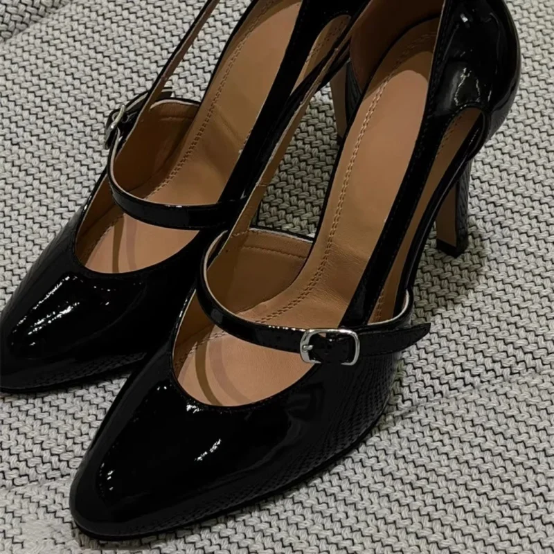 

Модные подиумные туфли Мэри Джейн на высоком каблуке с пряжкой по бокам и круглым высоким каблуком Дизайнерский бренд Высокое качество Высокий каблук с неглубоким носком