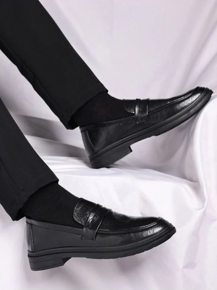 

Мокасины из лакированной кожи, социальная обувь, мужские мягкие слипоны, элегантные и классические вечерние легкие мужские деловые туфли для джентльменов 39,