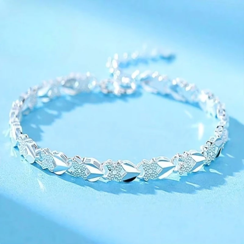 925 Sterling Silver Delicate Heart-Shaped Four-Leaf Clover Bracelet for Women, Fashionable and Charming Wedding Jewelry