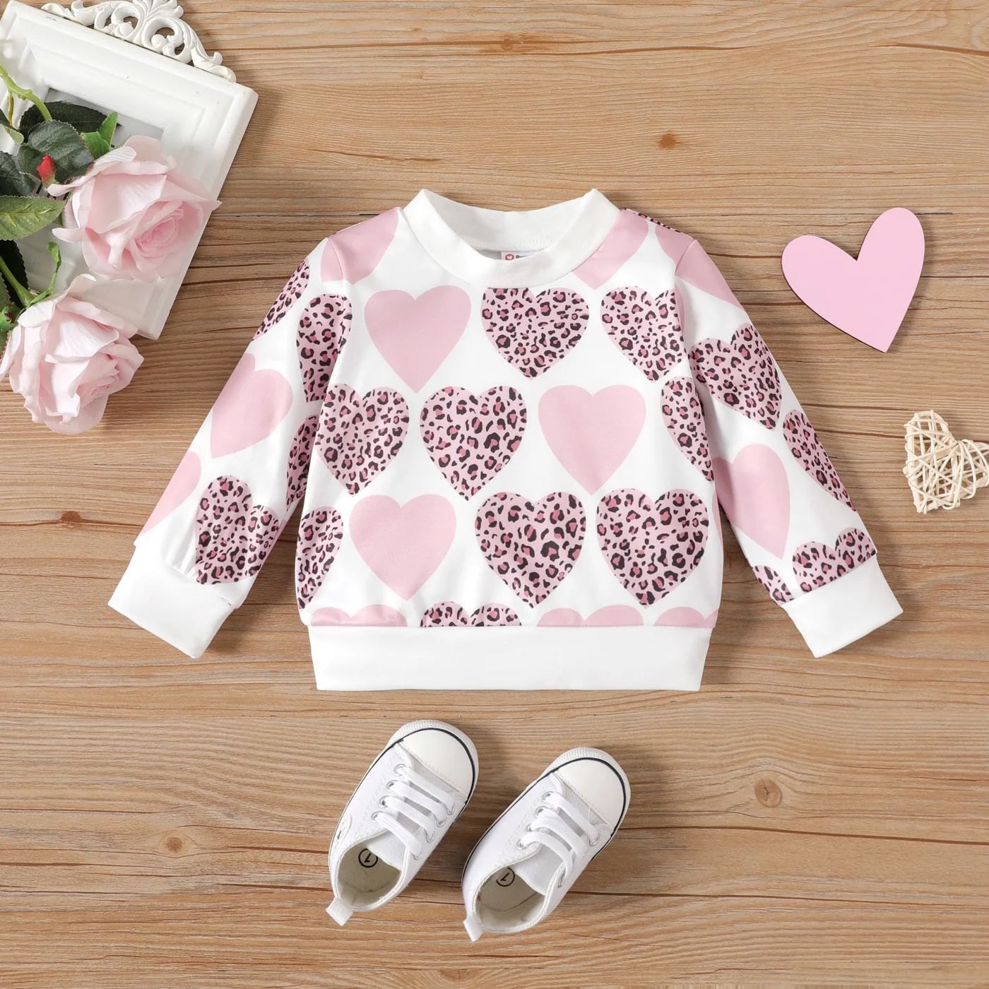 PatPat Baby Girl Allover Leopard Heart Print Long-sleeve Sweatshirt