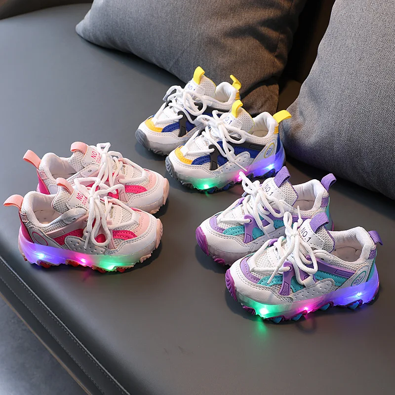 

Children Led Glowing Sports Shoes for Boys Girls Mesh Breathable Light Up Sneakers Kids Casual Shoes Luminous Running Shoes