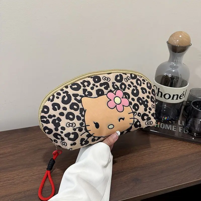 female-cosmetic-pouch-leopard-print-makeup-bag-large-capacity-clutch-bag-designers-cosmetic-bag-portable bath-washing-pouch