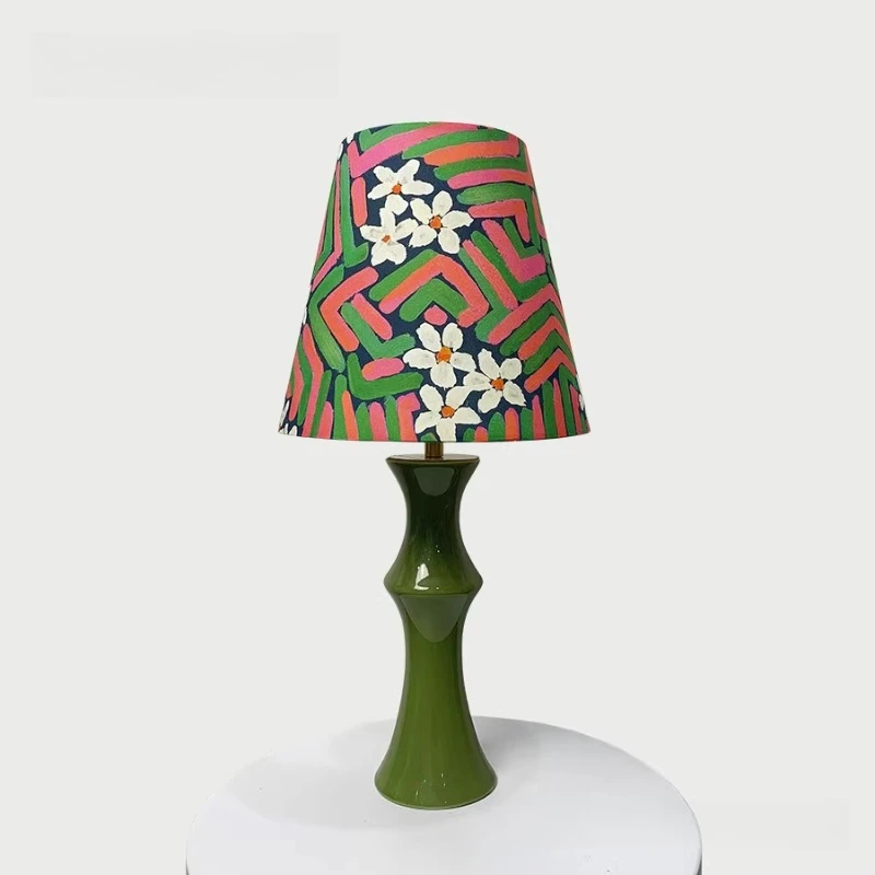 

Керамическая настольная лампа для спальни, прикроватная лампа для гостиной, классическая ретро-лампа с LED-подсветкой, светильник для чтения, аксессуар для интерьера.