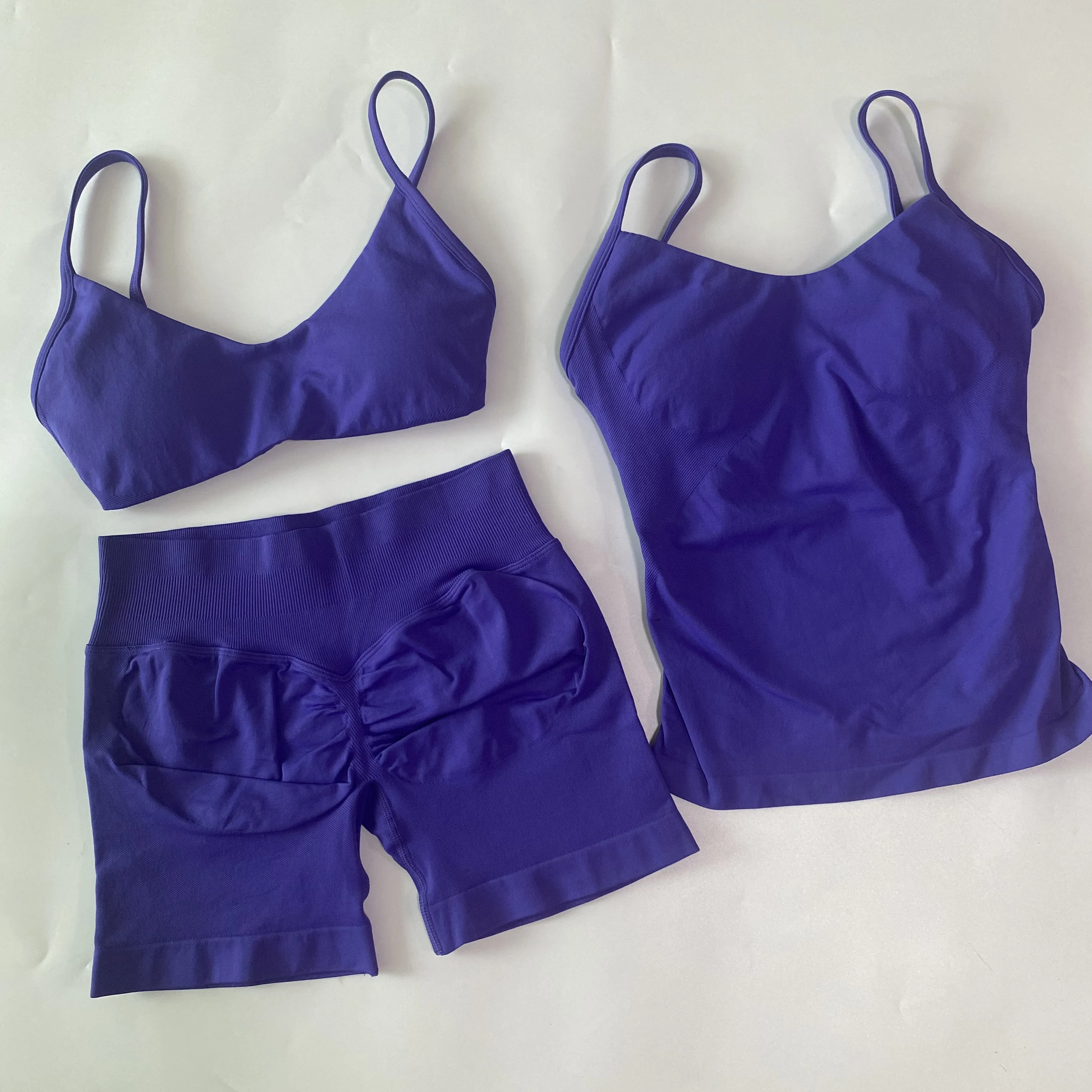 3-teiliges Set für Damen: Sport-BH mit Rundhalsausschnitt + Oberteil + hochtaillierte Yoga-Shorts mit Scrunch-Effekt, Fitness-Workout-Set, Sportbekleidung, Activewear – Detail 15