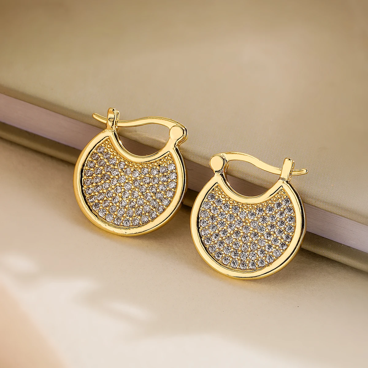 Light Luxury Cubic Zirconia Shell Shaped Earrings For Womon,Vintage OL Hoop Earrings Party Dating Wedding Female Jewelry