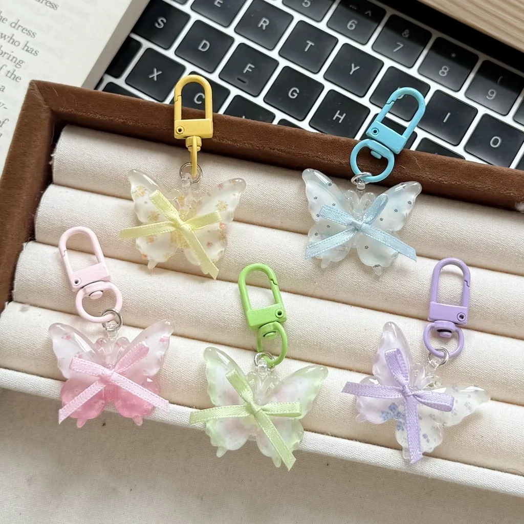 Butterfly Key Pendant Clear Butterfly Bag Charm Acrylic Butterfly Pendant Sweet Decorative Keychain For School Bag Travel