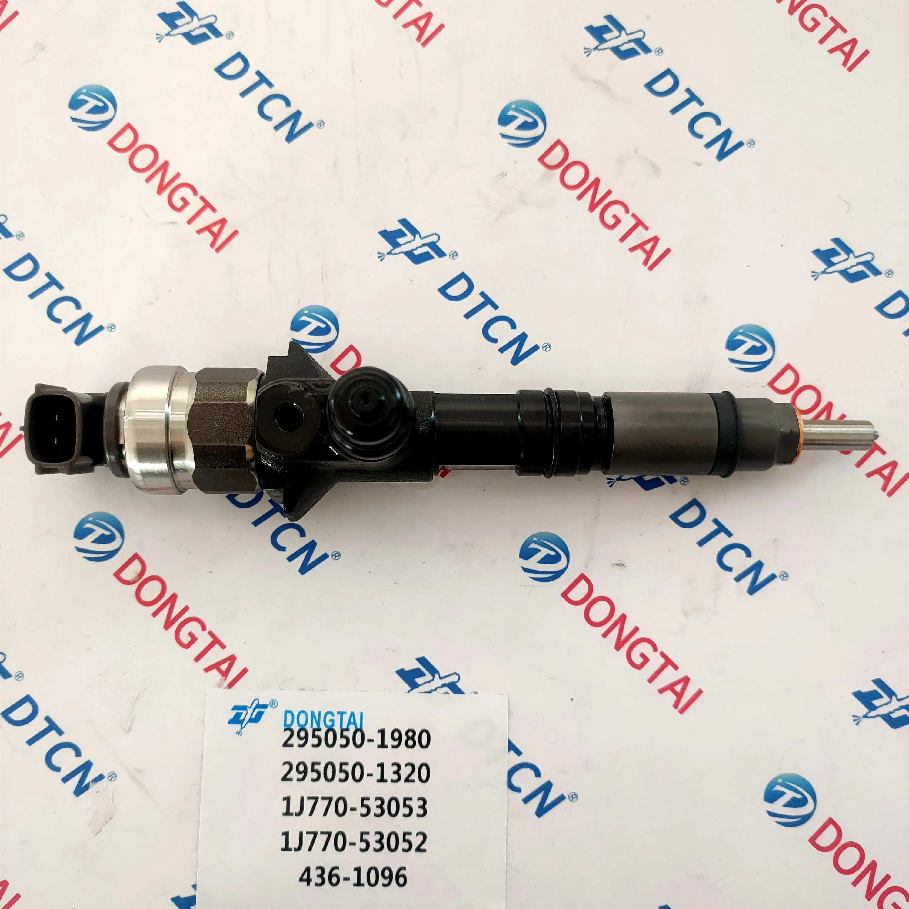 

High Quality Fuel Common Rail Injector 295050-1980, 295050-1320, 1J770-53053, 1J770-53052, 436-1096 for KUBOTA V3307