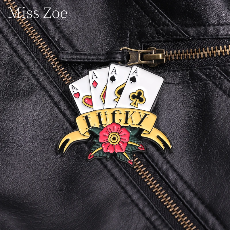 Эмалированная булавка Lucky для покерных карт в стиле панк, забавные блоки королевы Красного персика и цветка сливы, брошь в виде игральных карт, значок
