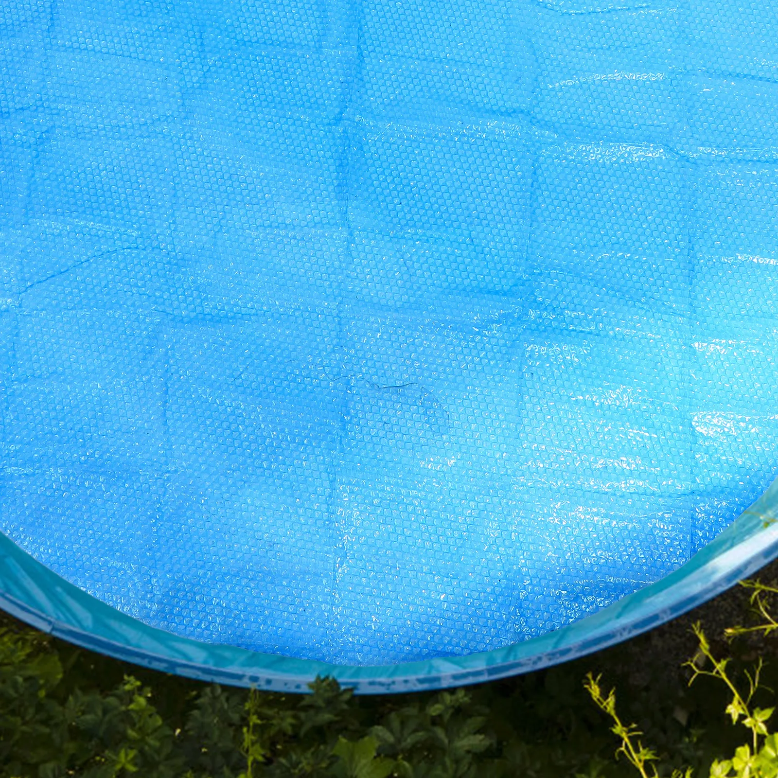 Pool Cover Durable LDPE Material Insulation Bubble Film Anti evaporation Protection Inflatable Outdoor Spa Pool Thermal Water