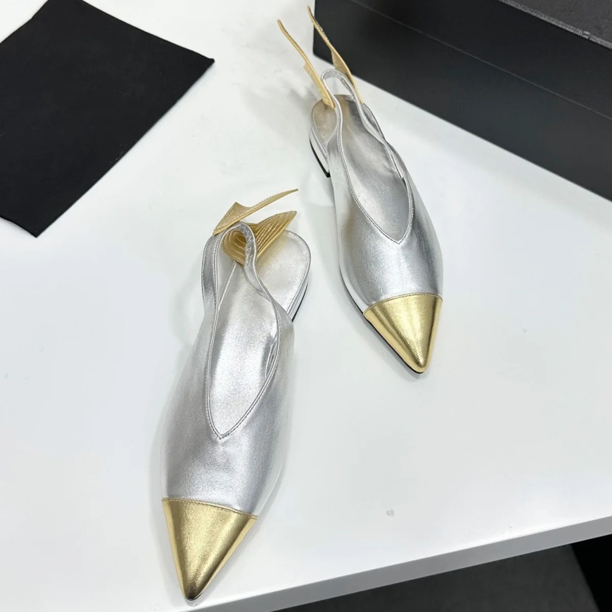2026 Women's Two-Tone Cap-Toe Wing Back Pointed Toe Slingback Flat Mules, Retro Daily Date Evening Party Shoes YYT26060172 view 3
