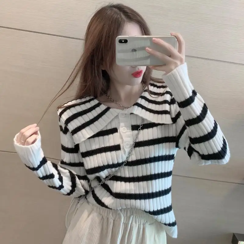 Women's Autumn and Winter Peter Pan Collar Striped Short Knitwear Pullover Button Fashion Patchwork Long Sleeve Sweater Tops