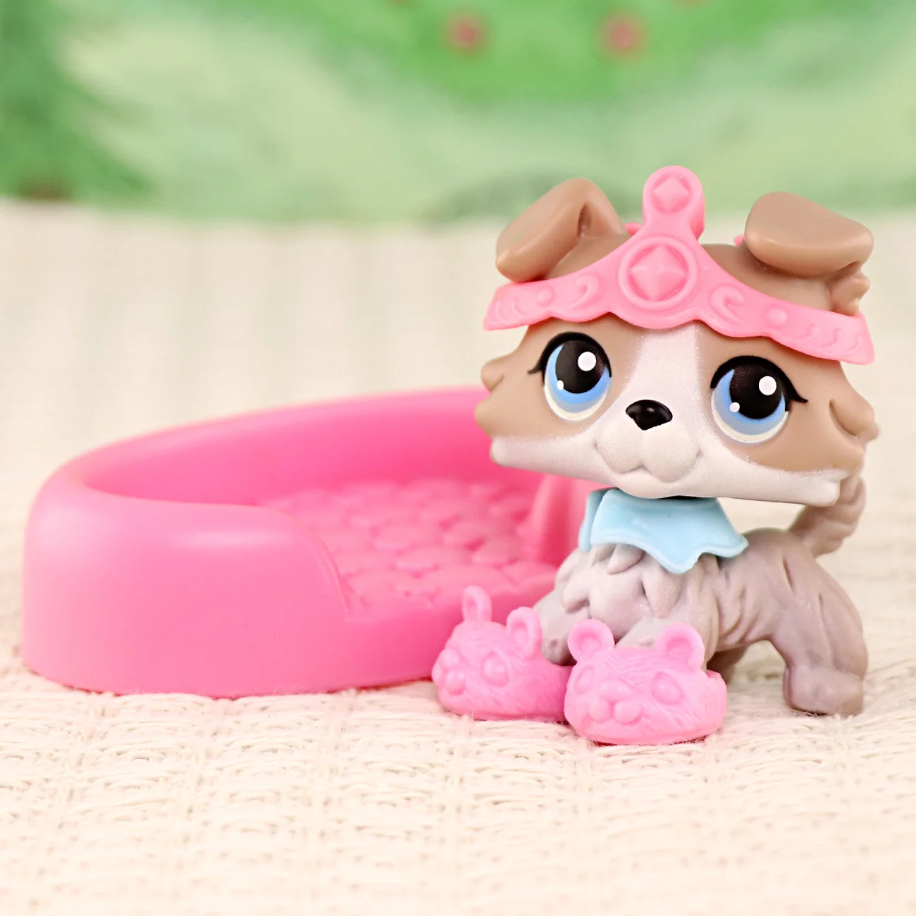 

LPS Minilpsshop Bobble Head Dog Toy Collie Animal With Accessories Crown Doghouse Shoes Children's Gift for Boy and Gir