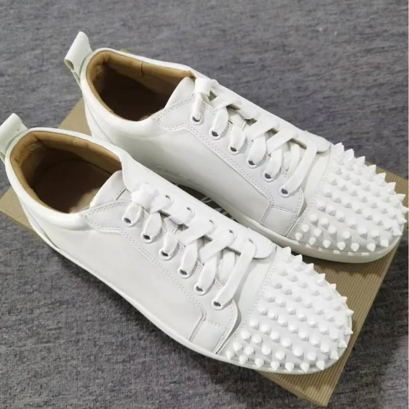 

High Quality Studded Couple White Shoes Low Top Rivets Sneakers for Men Platform Casual Shoes Fashion Punk Style Unisex Footwear