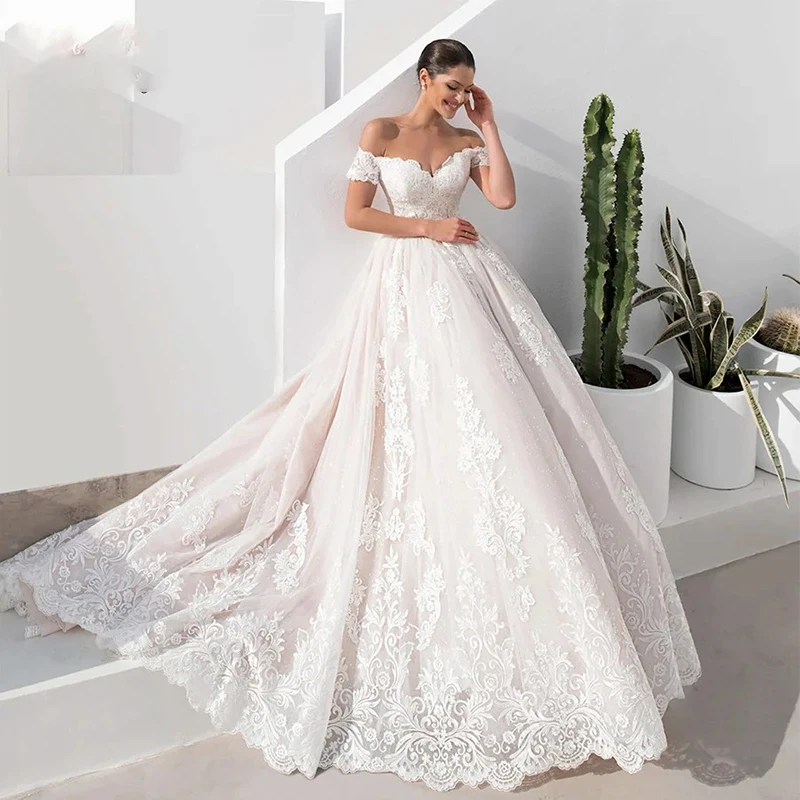 

Glamorous Wedding Dress Embroidered Lace On Net With Princess Ballgown Full Sleeve Boat Neck Bridal Dress Chic Vestido De Novia