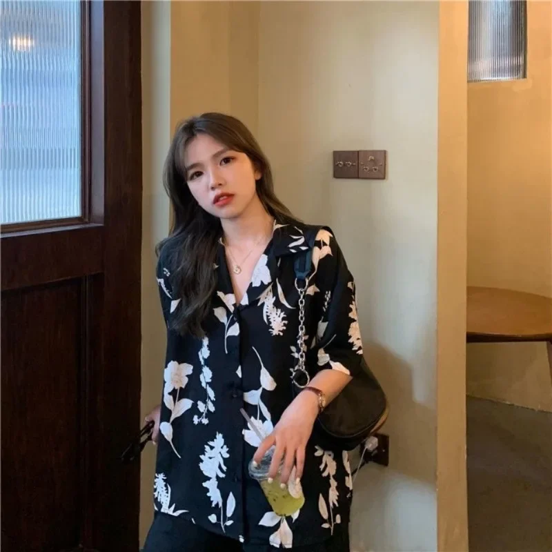 قمصان نسائية مدببة ريترو أنيقة عالية الشارع طباعة جديد الصيف مكتب السيدات عادية خمر فضفاض الكورية قصيرة الأكمام Blusas