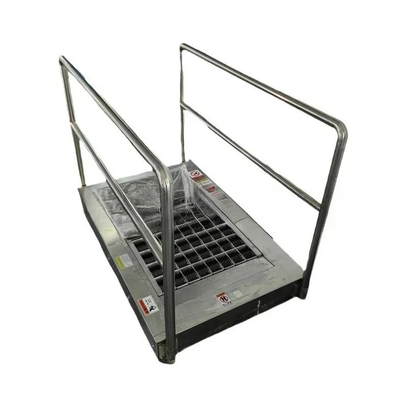 Roller sole cleaning machine Dust-free workshop with suction dry cotton water brush type