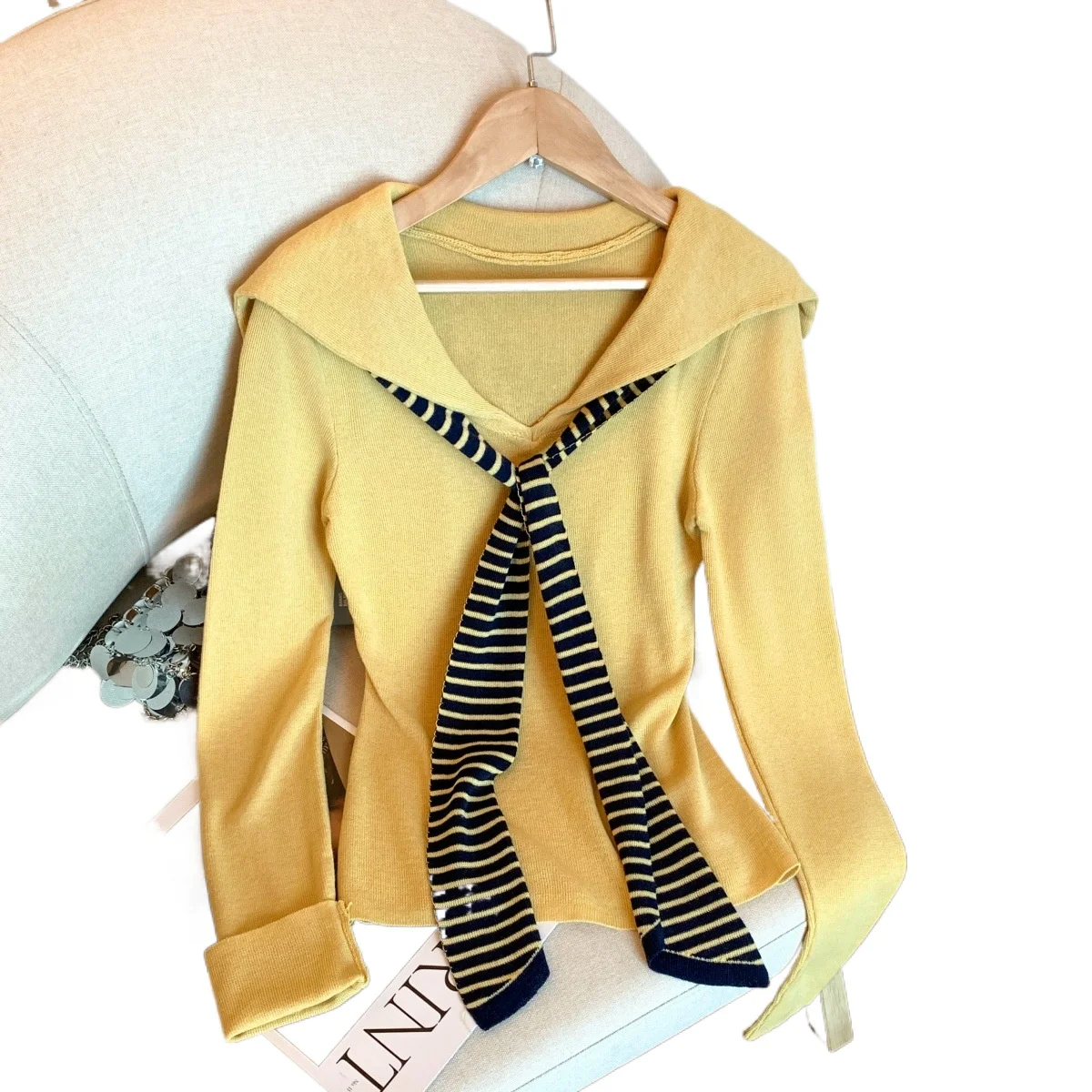 Spring and Summer 2026 New Temperament Elegant Personality Contrasting Color Knitted Foreign Style Age-reducing Versatile Top