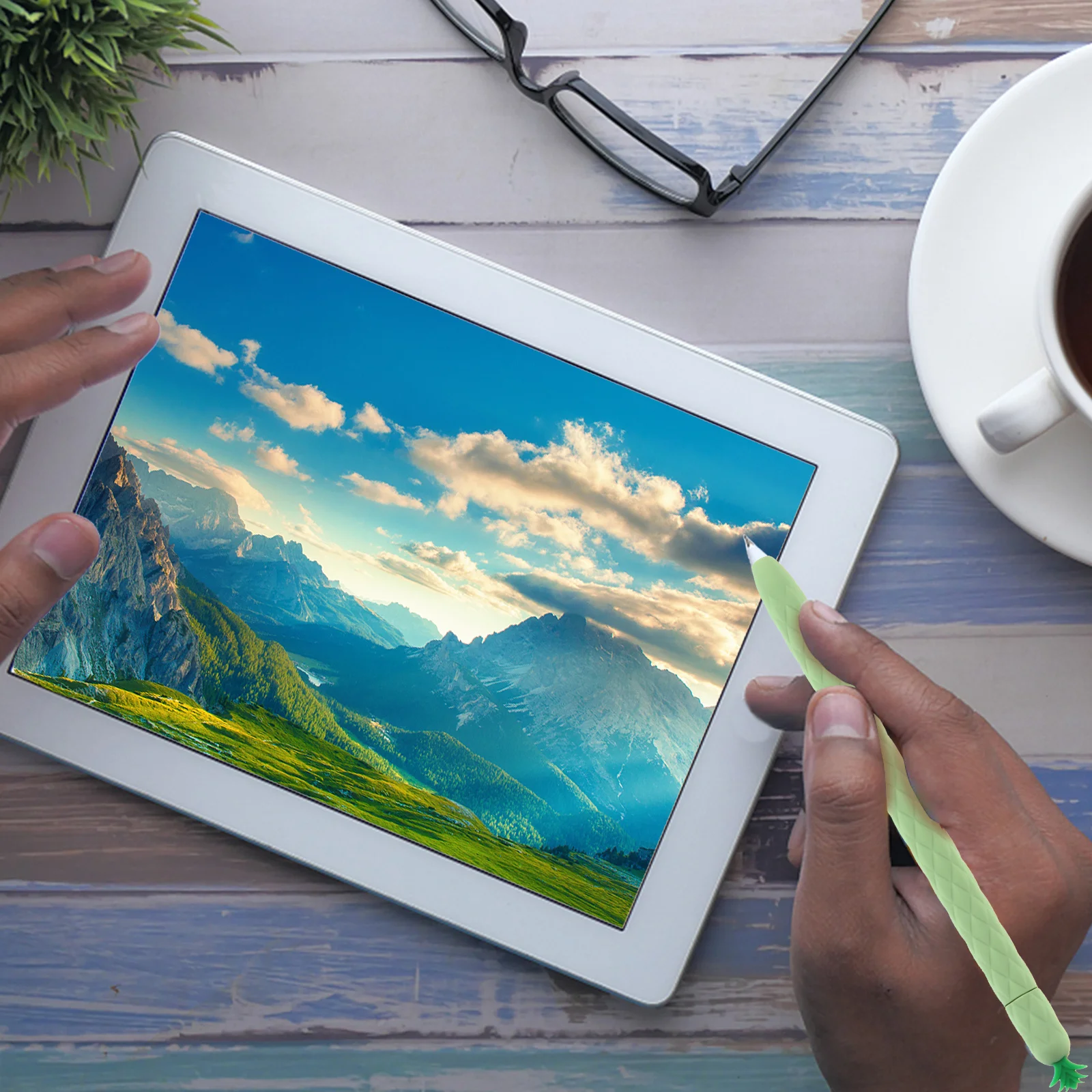 鉛筆用シリコンスリーブ 第2世代 耐衝撃性 滑り止め 人間工学に基づいたデザイン 取り付け簡単 取り外し可能 互換性のある鉛筆保護