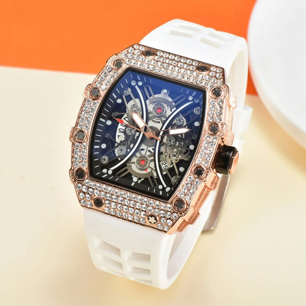 

Foreign trade wine barrel-shaped diamond-encrusted European quartz European quartz watch