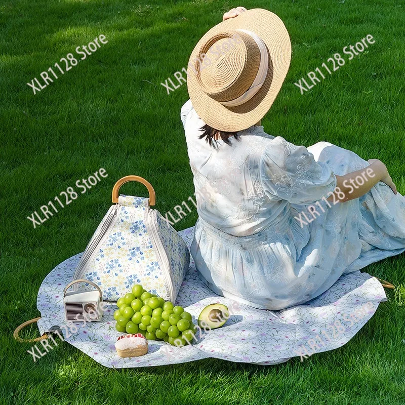 Foldable Multifunctional Picnic Mat Waterproof Thickened Moisture-Proof Pad for Camping Beach