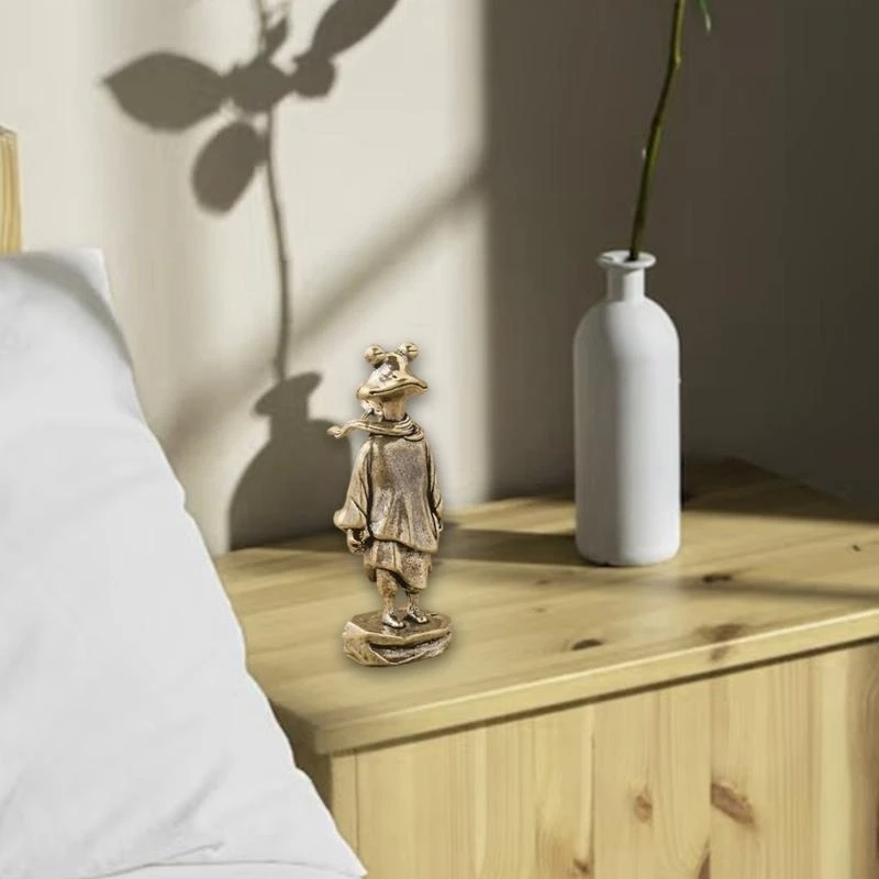 

Antiqued Brass Frogs Swordsman Statue Miniature for Artistic Space Decoration