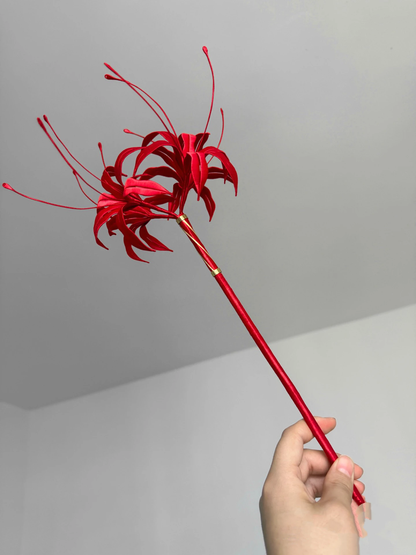 Spiel Wuthering Waves Phrolova Cosplay Prop Phrolova Red Magic Lily Hand Requisiten Für Hallowmas Party Comicon Erwachsene Frauen Männer