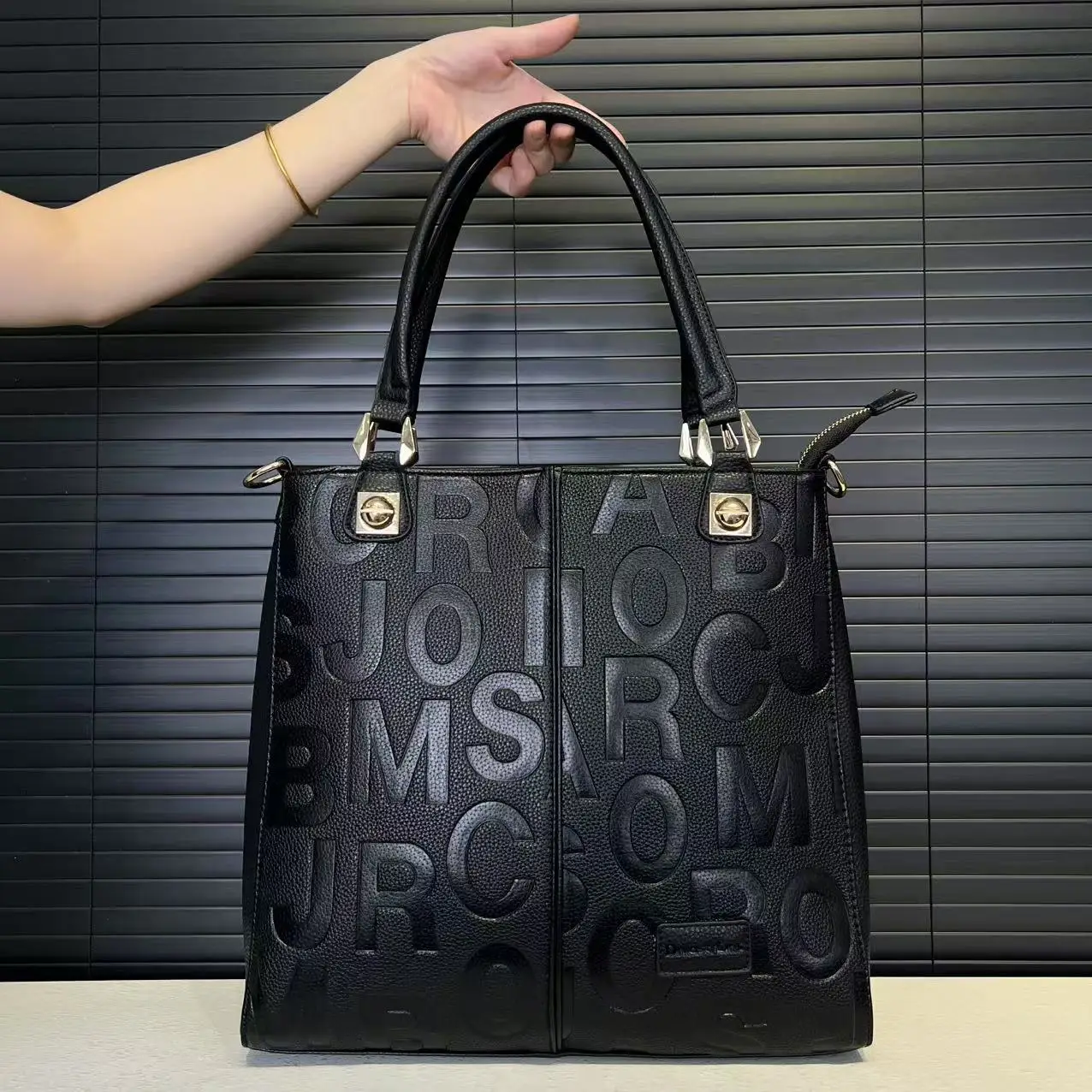Ladies' fashionable letter business tote bag with large capacity and multiple compartments, perfect for mothers as a handbag