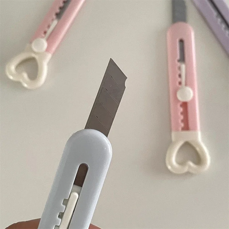 Kawaii Mini Pocket Love Heart Art Utility Knife Express Box Knife Paper Cutter Craft Wrapping Refillable Blade Stationery