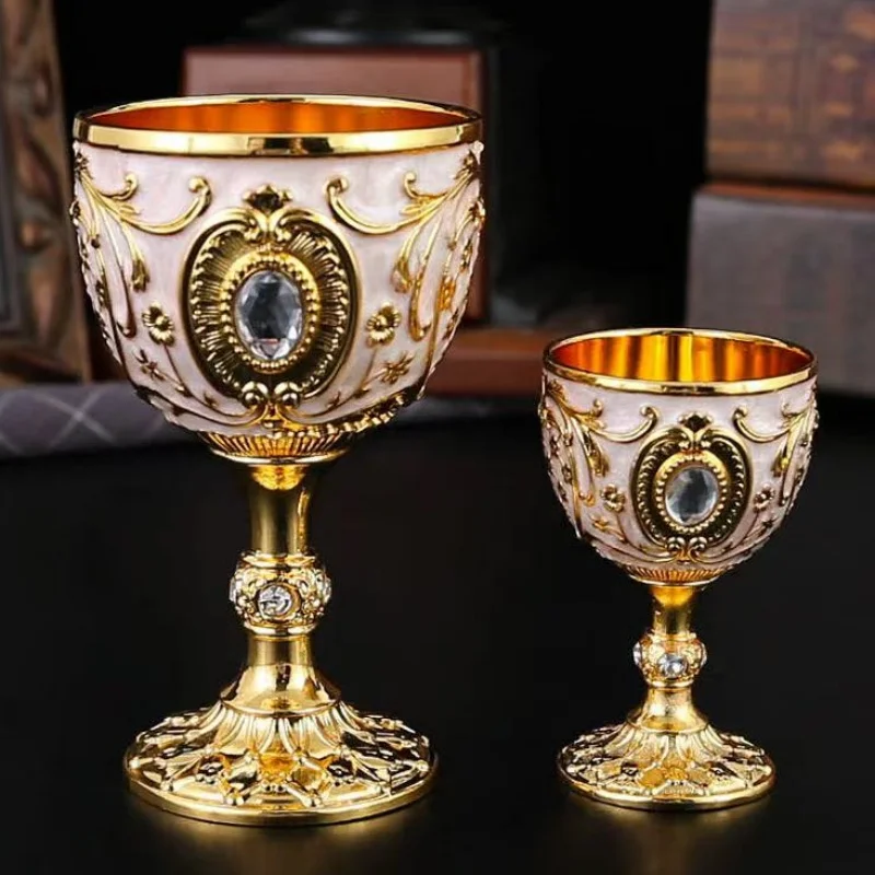 

Wine Glass,Carved Spirit Vodka Cup, Inlaid Gem Vintage Alloy Portable White Wine Goblet,Tabletop Living Room Decoration, 10.5cm