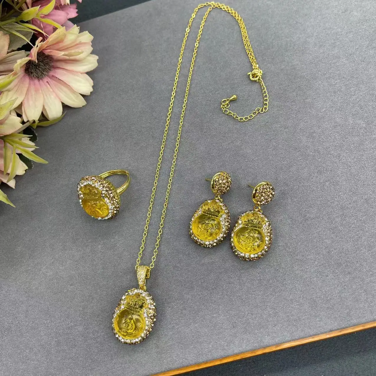 

Ore glazed lucky bag Internet celebrities same exquisite only set of hand-inlaid color-preserving pendant necklace earring ring
