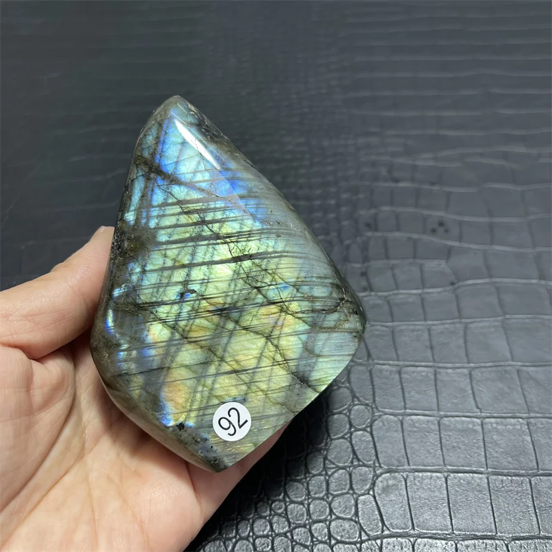 Pretty Natural Crystal Quartz Polished Gemstone Large Labradorite Stone with Blue or Yellow Flash