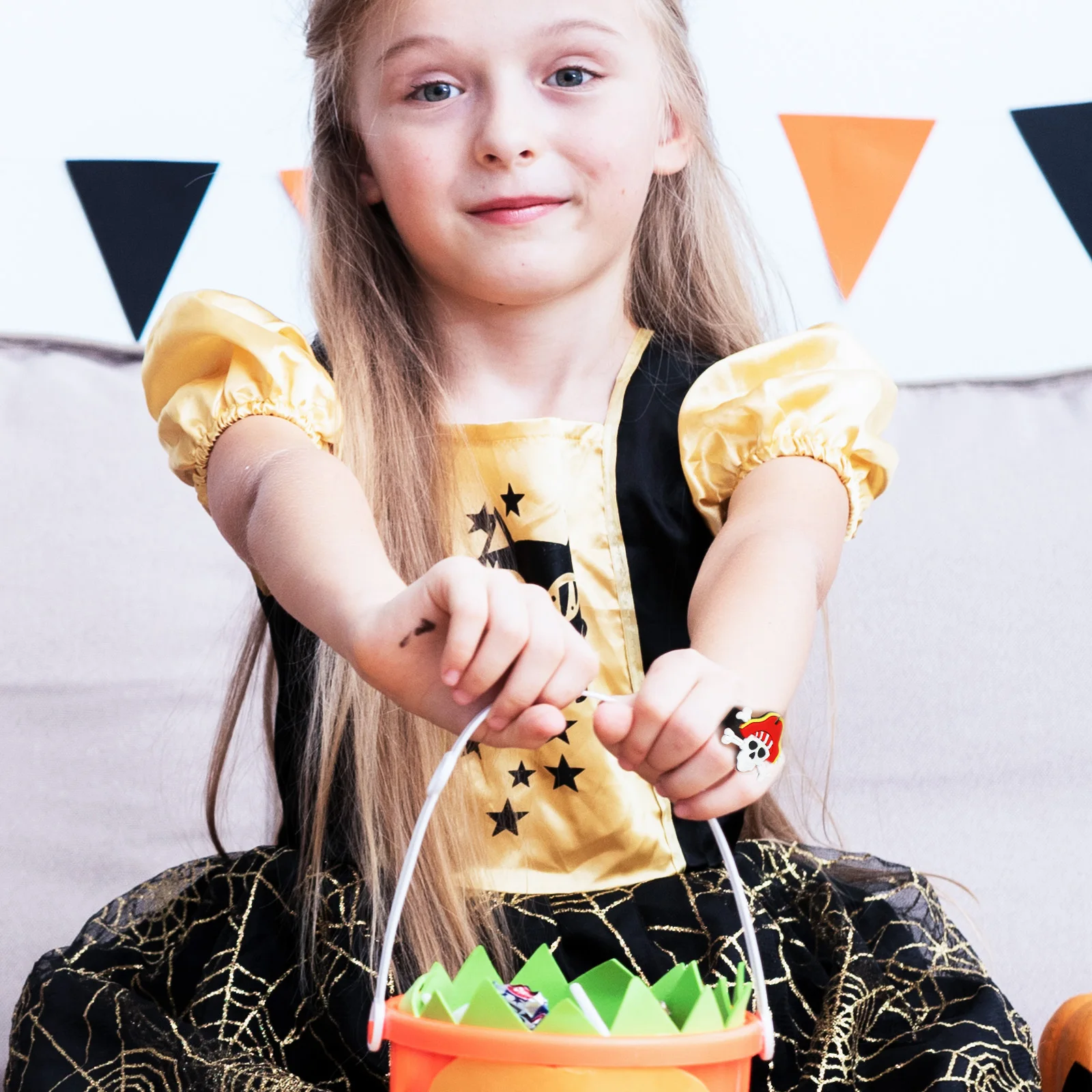 16 anelli morbidi in PVC a tema pirata per bambini, cartoni animati, bomboniere, decorazioni di compleanno, giocattoli, set di anelli di gomma creativi