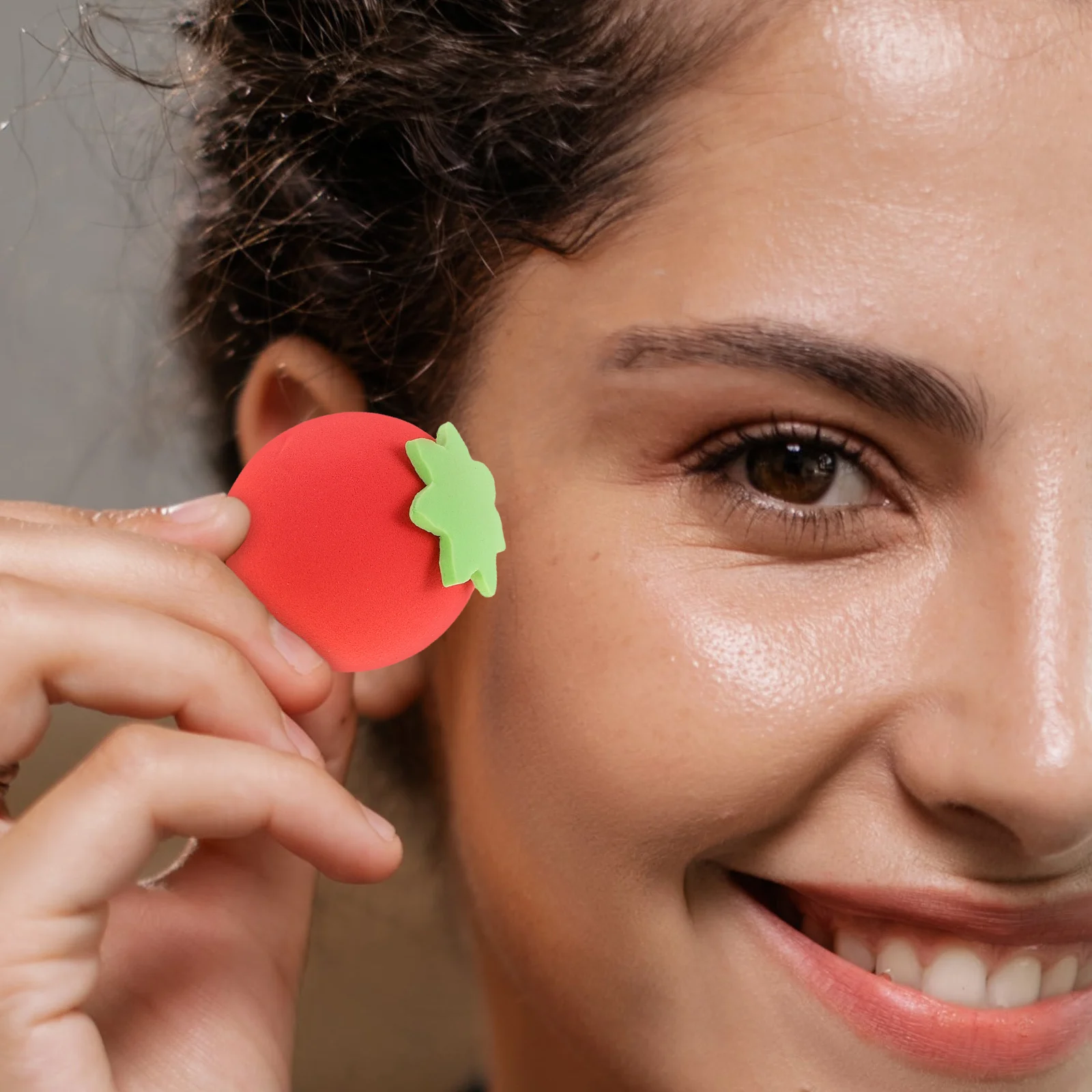 Zestaw 4 miękkich gąbek do makijażu w kształcie owoców, blender do nakładania na sucho i na mokro, aplikator do podkładu, korektora i pudru.