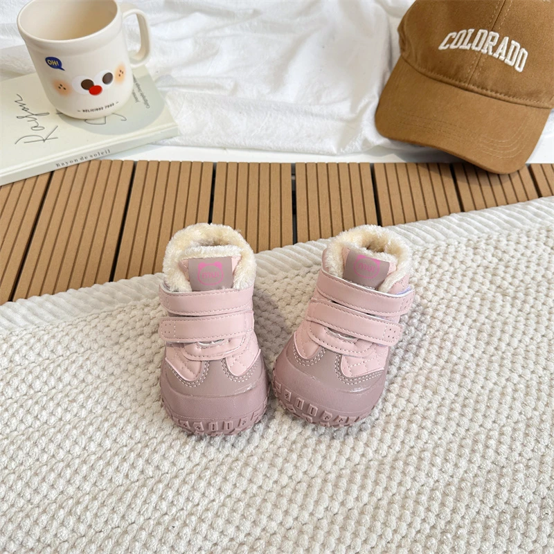 

Children's casual shoes 2025 winter fashion anti slip outdoor cotton shoes, girls' warm plush platform cartoon ankle boots