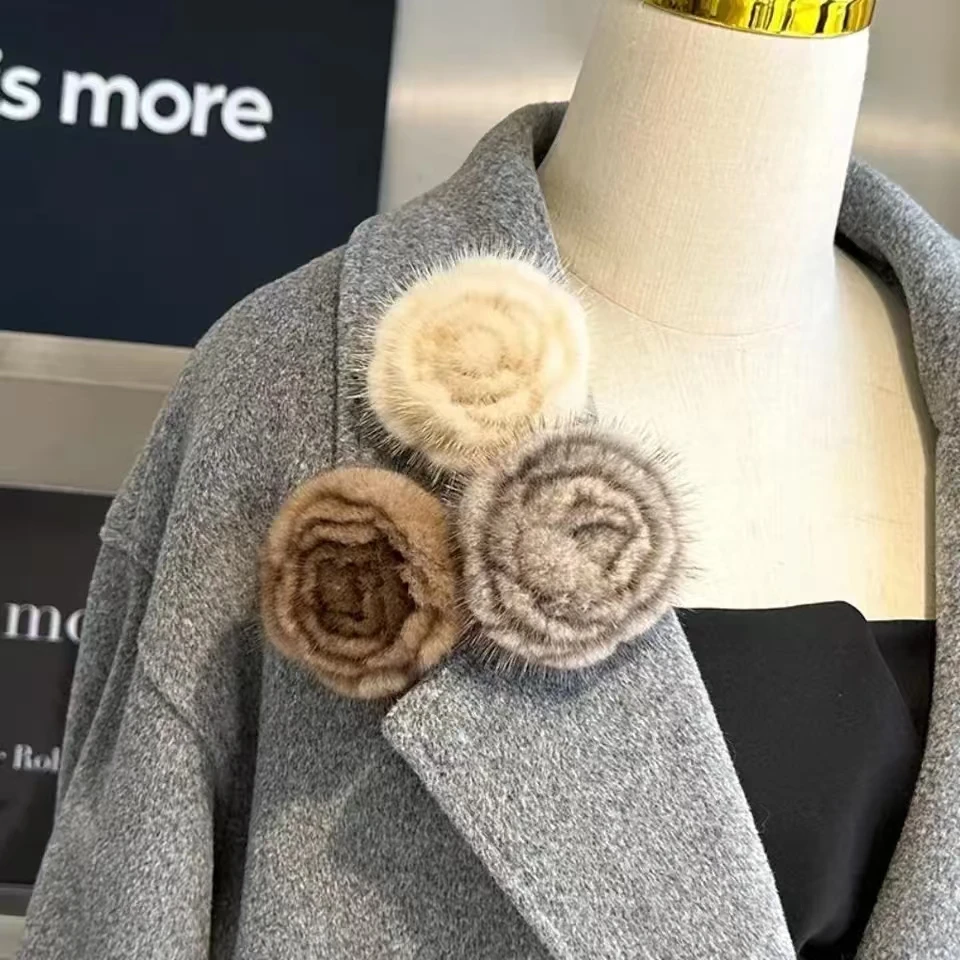 Bufanda decorativa para mujer, broche de piel de visón auténtica, accesorios de ropa, broche de flor de alta gama, Pin para suéter