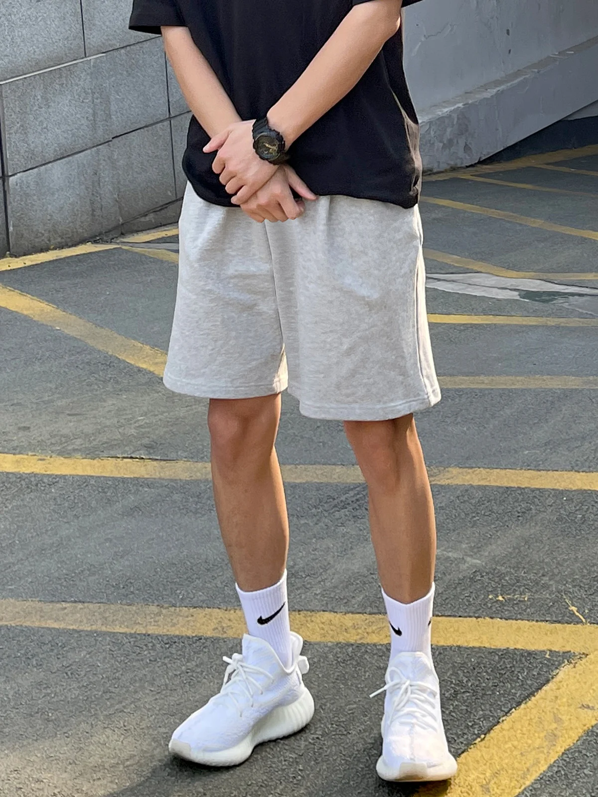 شورت ربع أمريكي ثقيل للرجال صيف 2025 ماركة عصرية جديدة غير رسمية متعددة الاستخدامات فضفاضة قابلة للتنفس