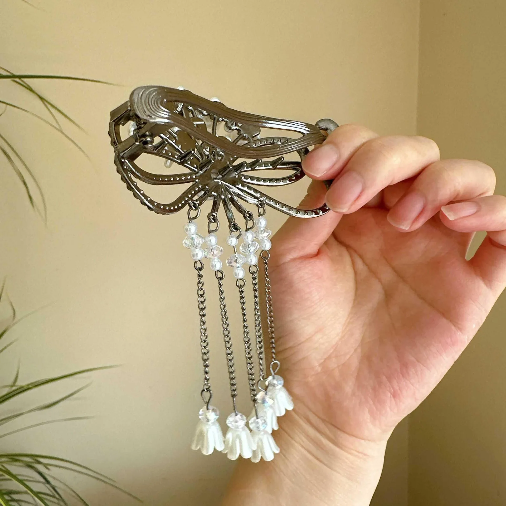 Daily Fashion White Flower Hairpins Ponytail Holder for Women Floral Pendant Headpieces Elegant Pearls Hair Jewelry Accessories
