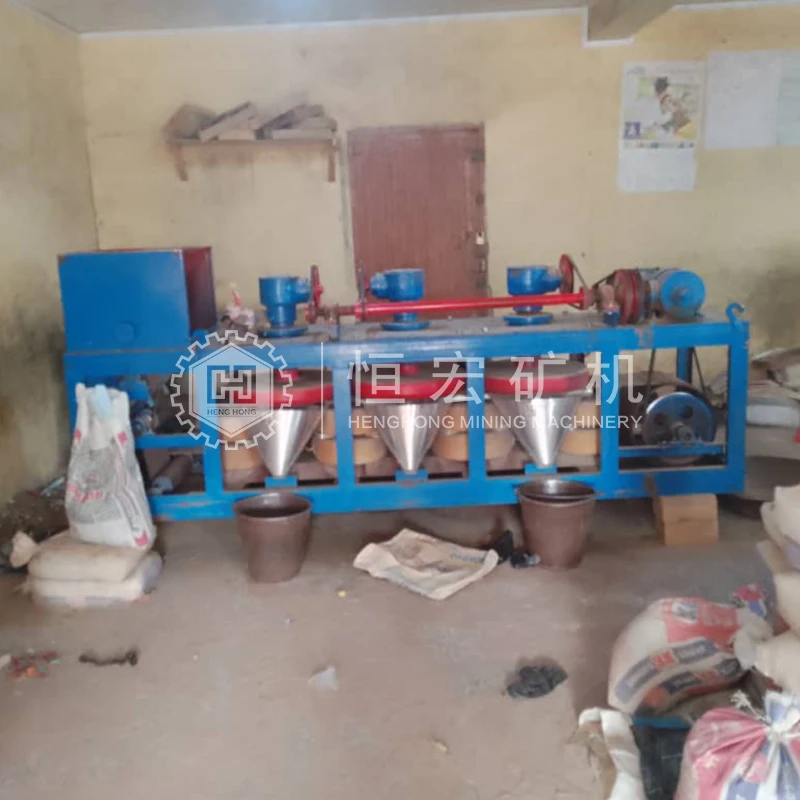 Separator magnetyczny trójtarczowy elektromagnetyczny do mineraliów manganowych, wolframowych i żelaznych, sprzęt do separatyzacji mineraliów magnetycznych.