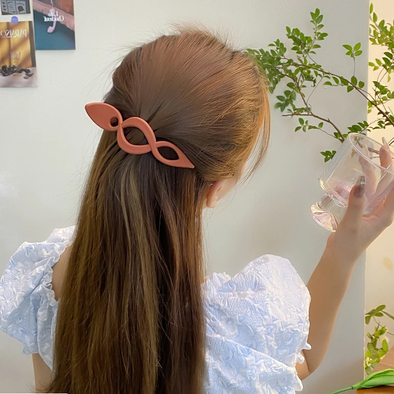 Pinces à cheveux rondes creuses solides conviviale rées pour femmes, épingle à cheveux simple coréenne, pinces à griffes pour filles, grand