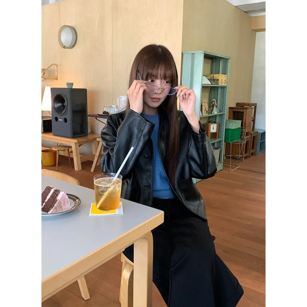 Klasyczna kurtka skórzana damska z luźnym kołnierzem, uniwersalna odzież wierzchnia w stylu koreańskim, nowość na jesień, odpowiednia na różne okazje.